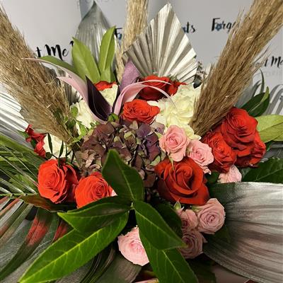 Heavenly hydrangea &amp; pampas grass
